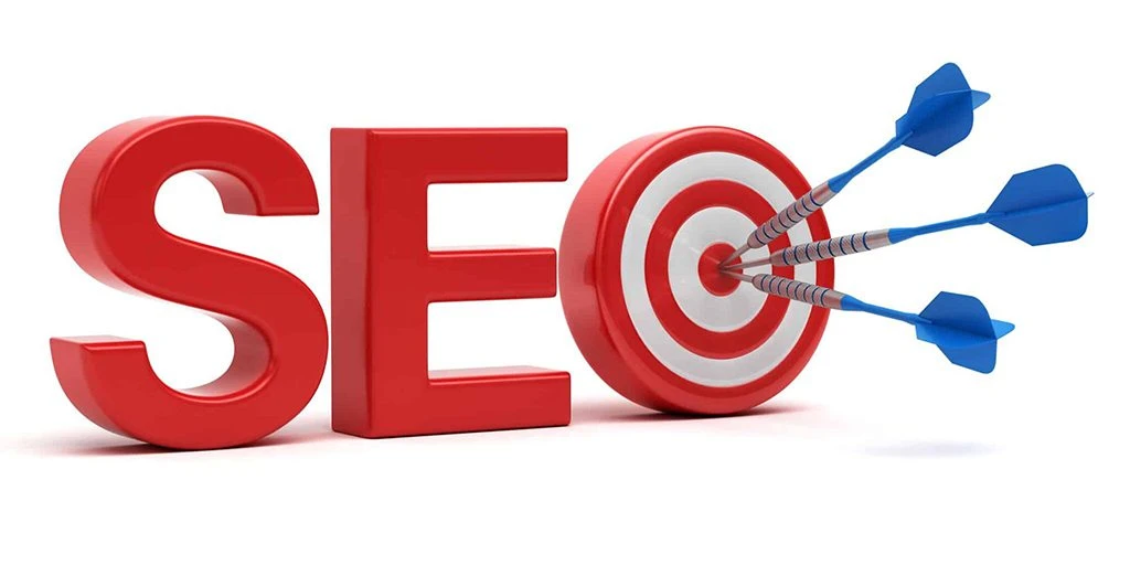 SEO success through long-tail keywords, illustrated by darts hitting a bullseye.